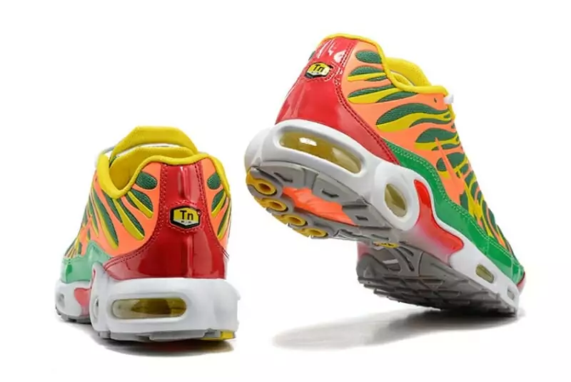 nike air max plus tn supreme x jaune orange vert3